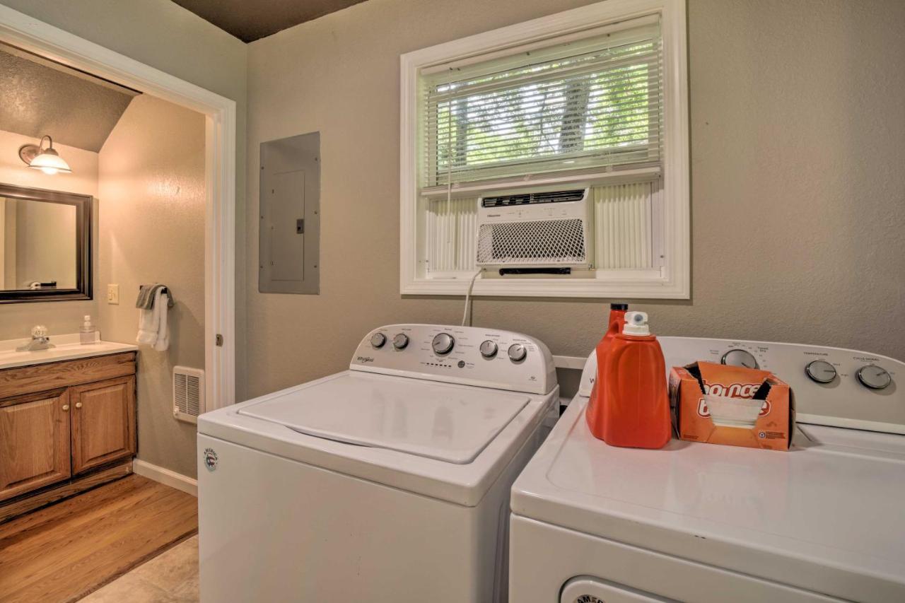 Cozy Whittier Cabin And Yard And Hot Tub, Pets Welcome Bagian luar foto