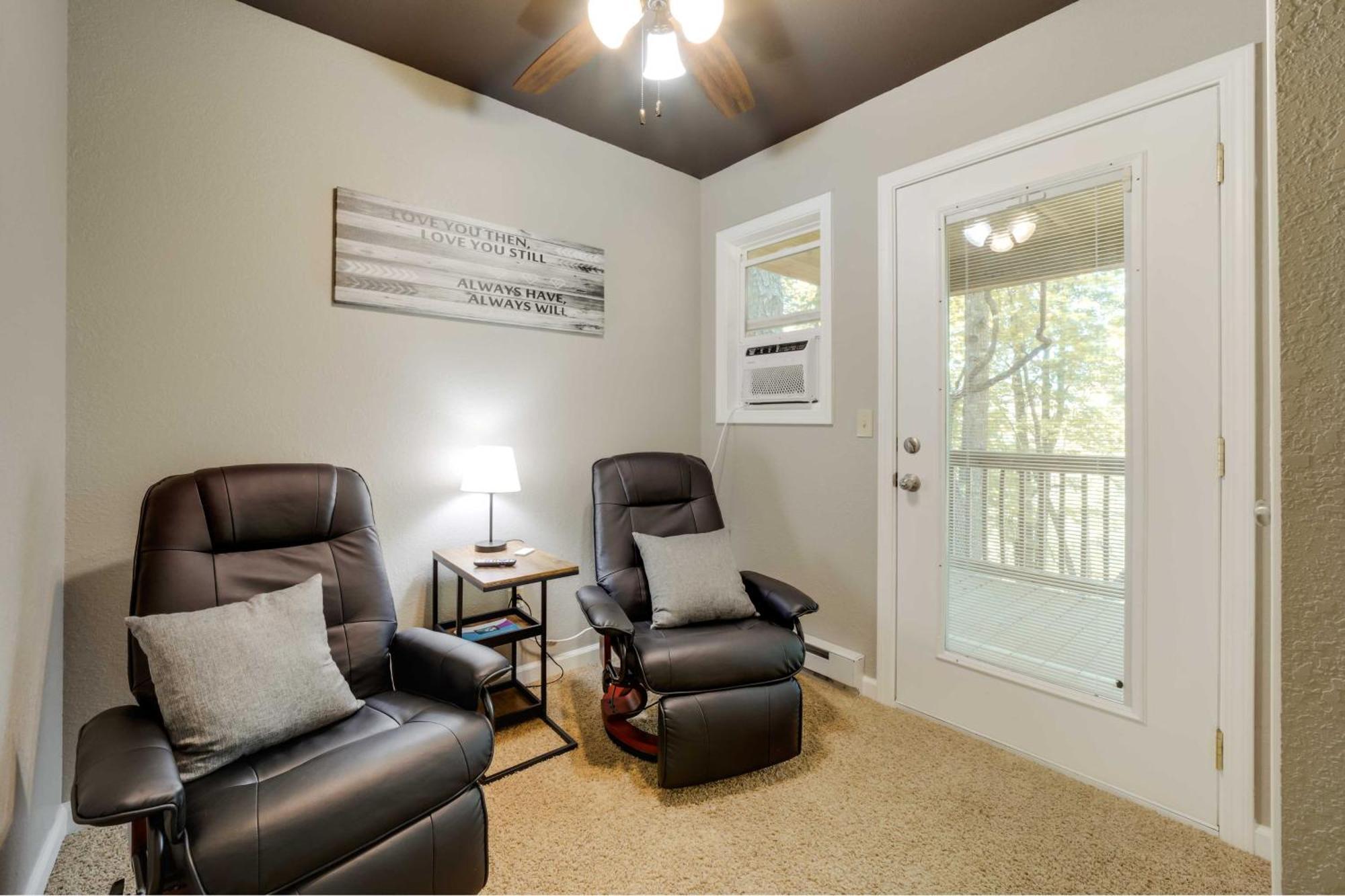Cozy Whittier Cabin And Yard And Hot Tub, Pets Welcome Bagian luar foto