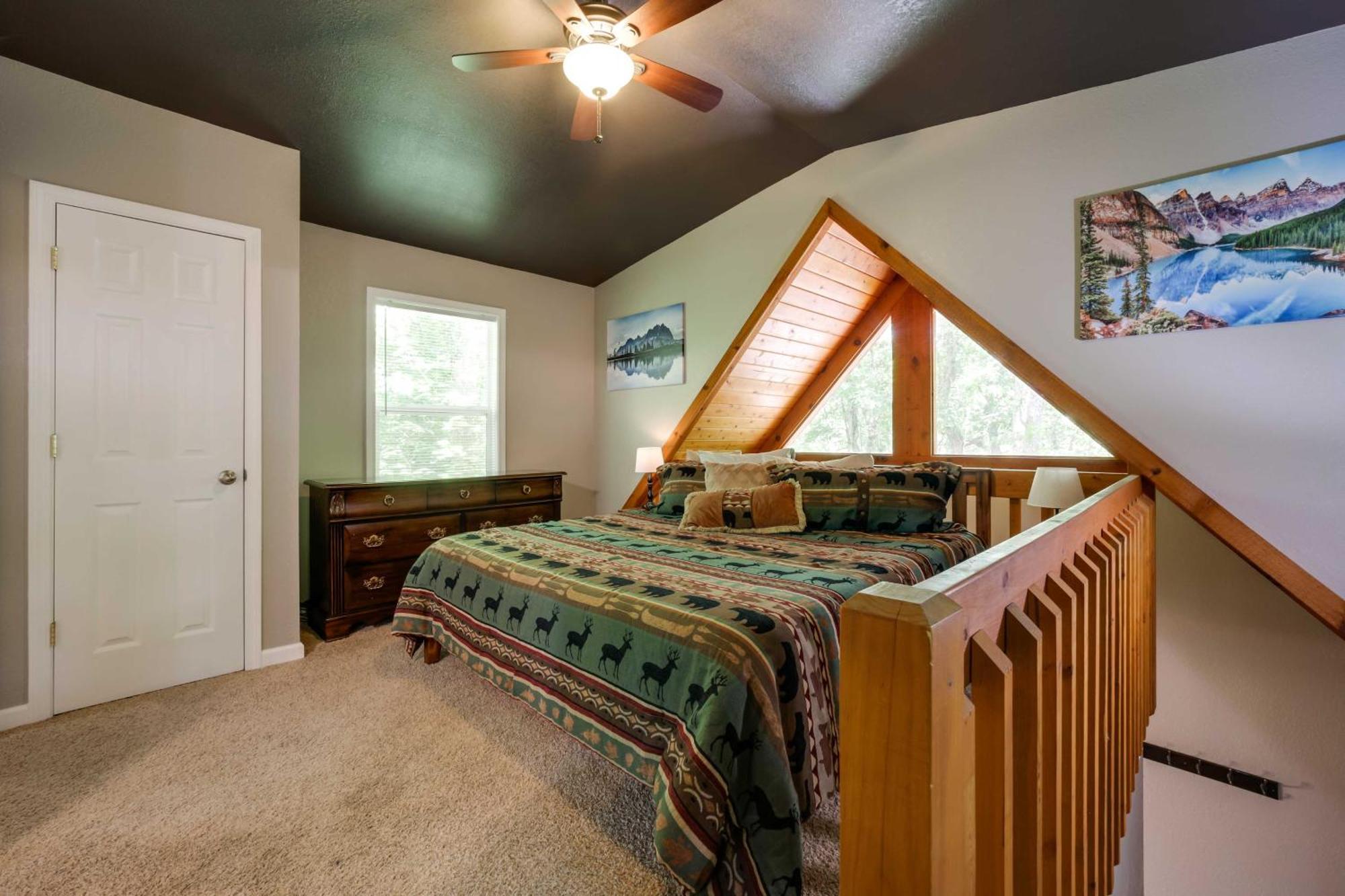 Cozy Whittier Cabin And Yard And Hot Tub, Pets Welcome Bagian luar foto