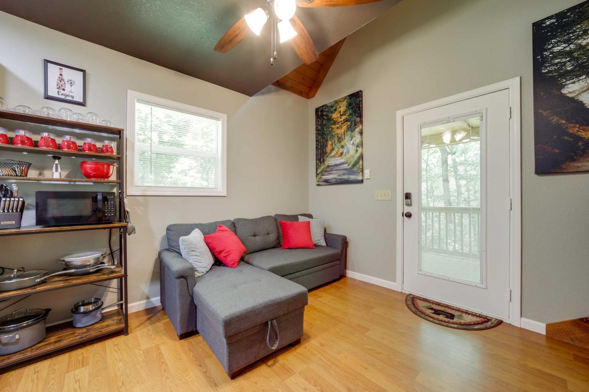 Cozy Whittier Cabin And Yard And Hot Tub, Pets Welcome Bagian luar foto